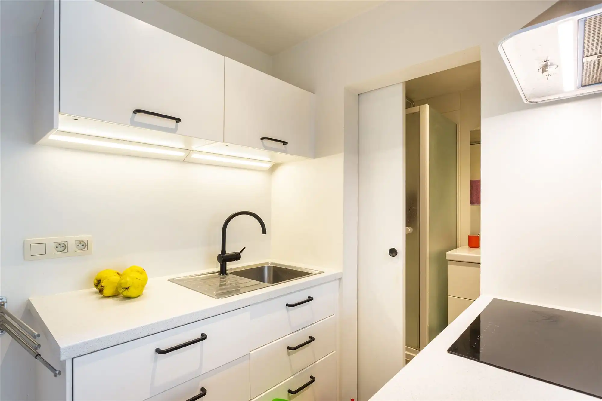 Opbrengsteigendom aan de Marnixplaats. foto 7