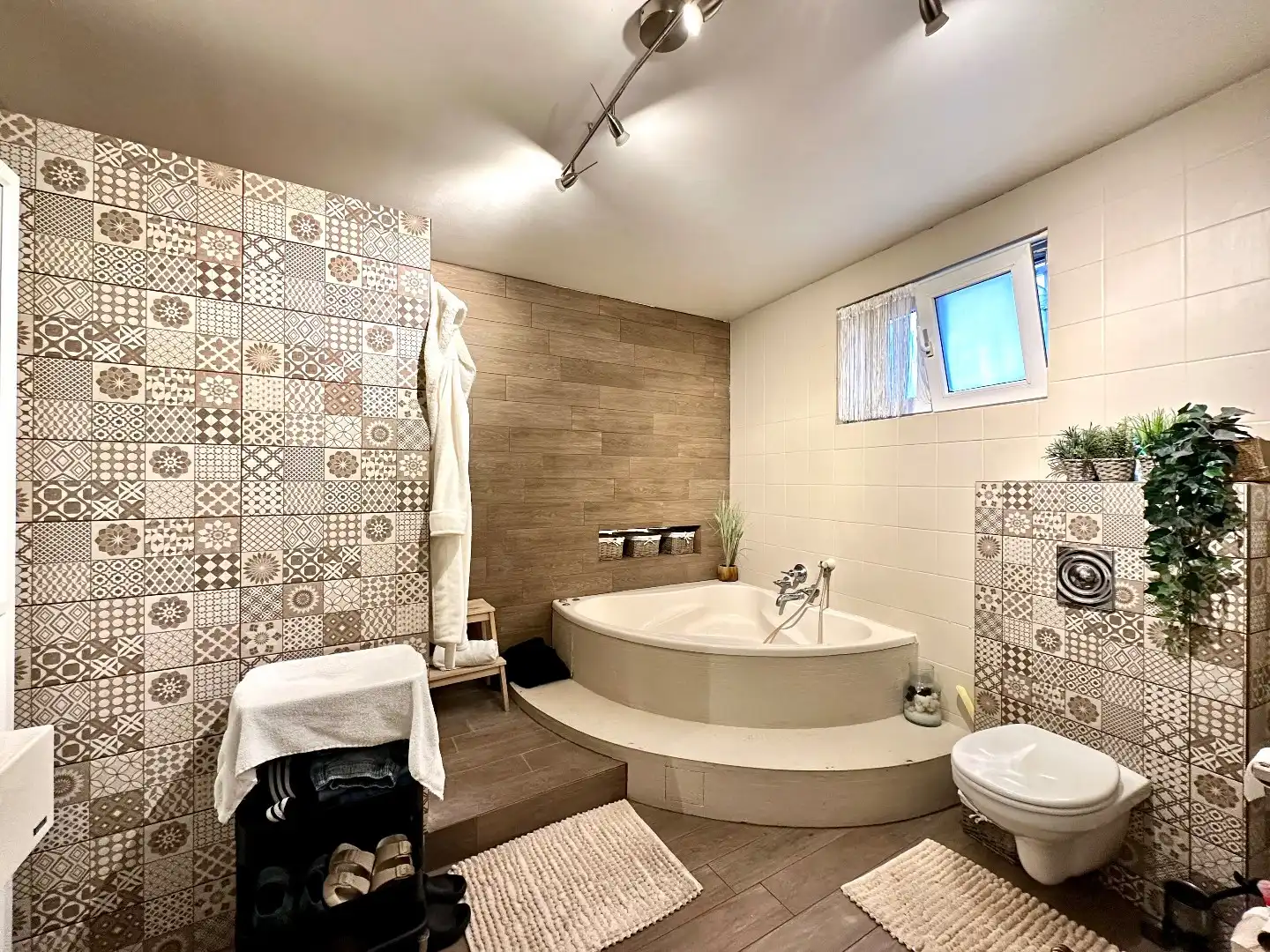 TE KOOP: goed draaiende horecazaak met woonst in centrum Tongeren foto 23