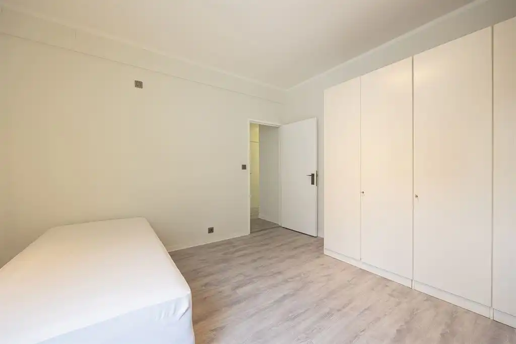 Ruim appartement met terras en zicht op Stadspark foto 16