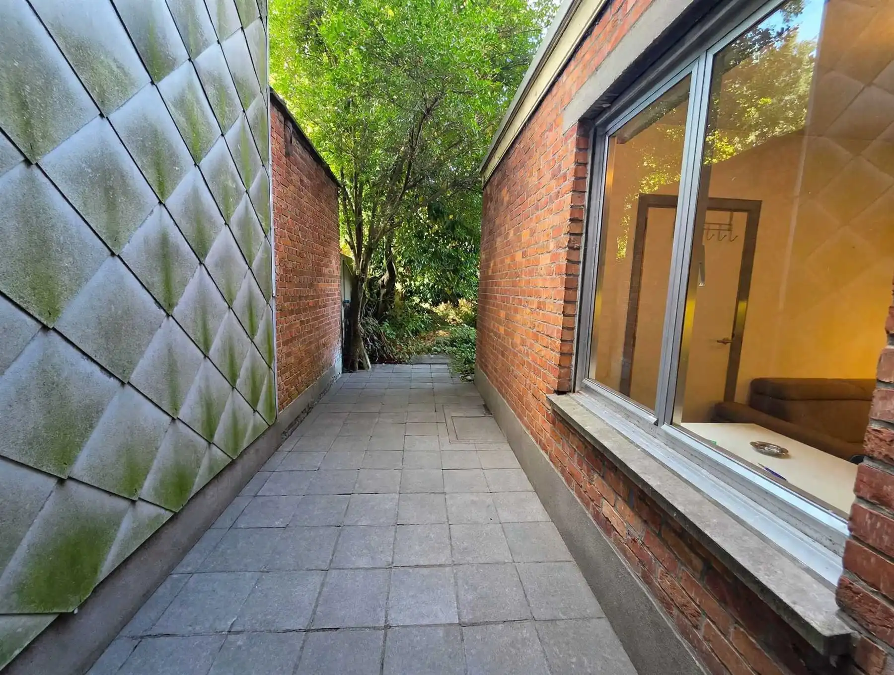 Handelspand met tuin op commerciële ligging interessante investering of eigen gebruik foto 9