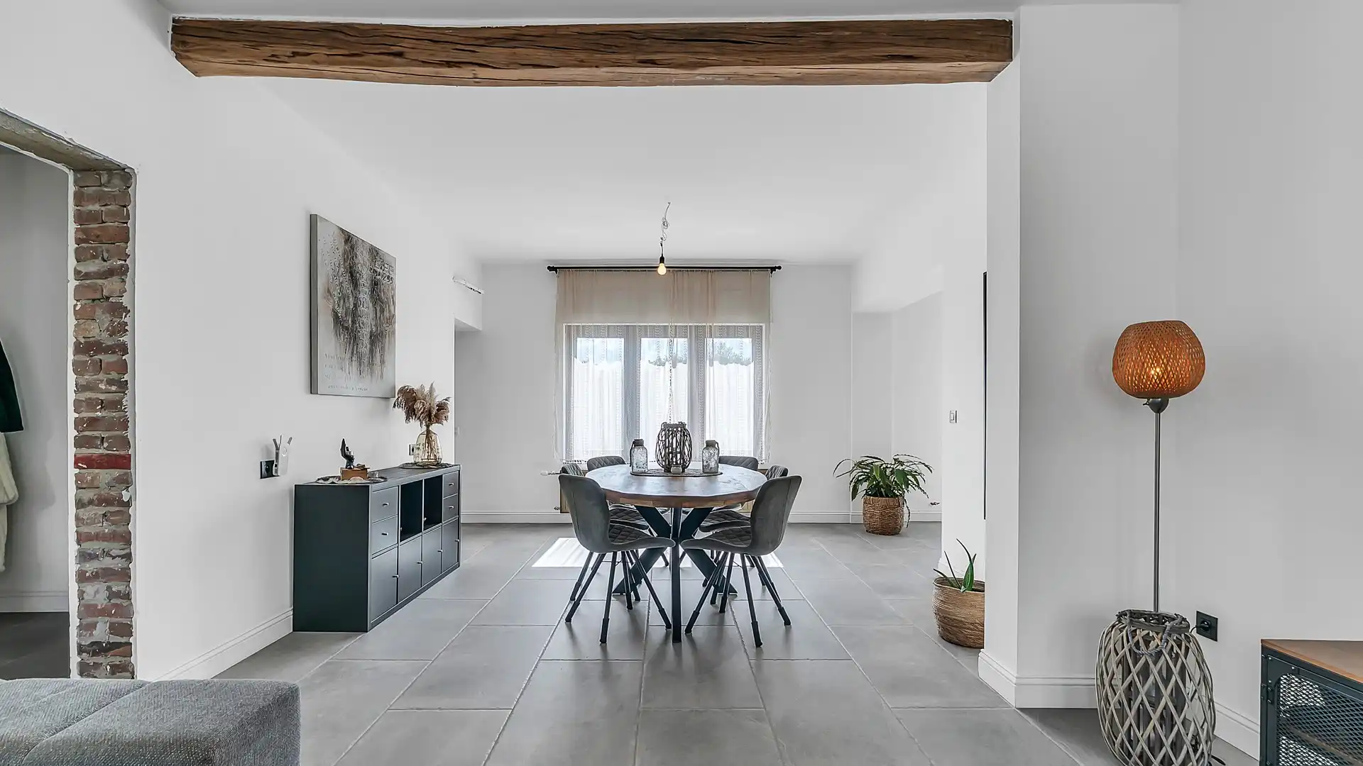 Rustig gelegen energiezuinige woning met 3 slaapkamers op een perceel van 6a foto 5