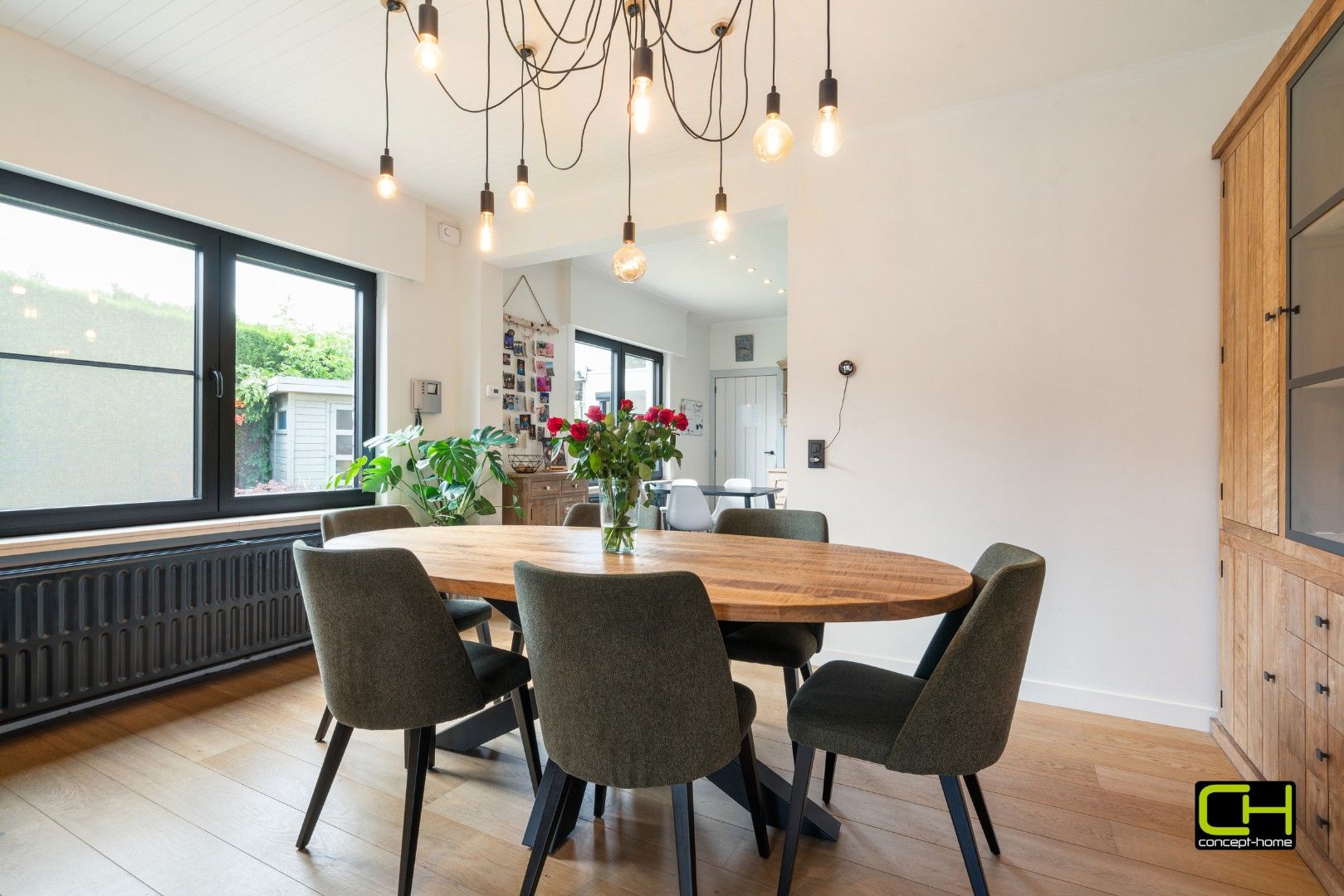 Moderne woning met drie slaapkamers en praktijkruimte te koop in Lievegem foto 3