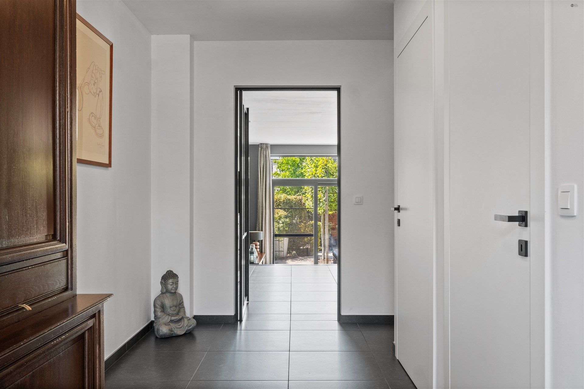 Top afgewerkte woning met 5 slaapkamers en 2 badkamers foto 3