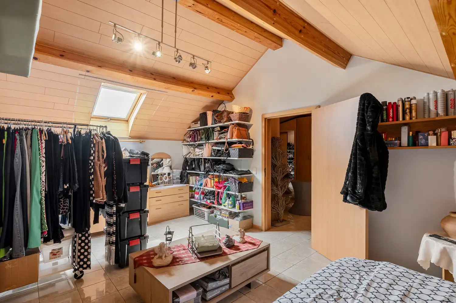 Landhuis met zwembad en 2 tot 4 slaapkamers foto 24