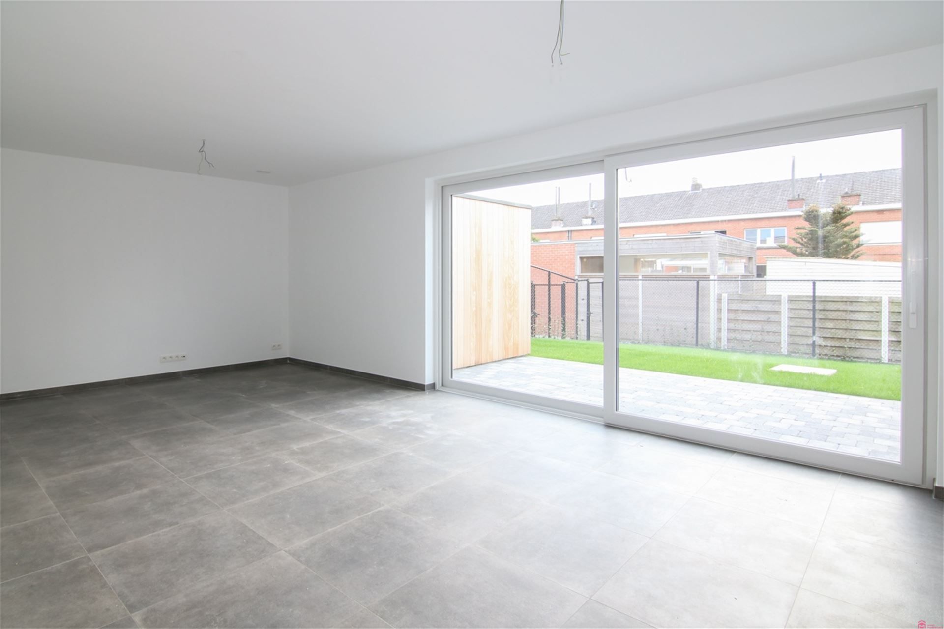 Recente woning te huur in een rustige verkaveling nabij centrum wevelgem foto 3