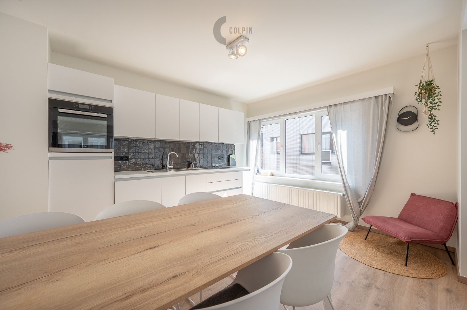 Prachtig instapklaar hoekappartement met 2 slaapkamers op centrale locatie foto 6