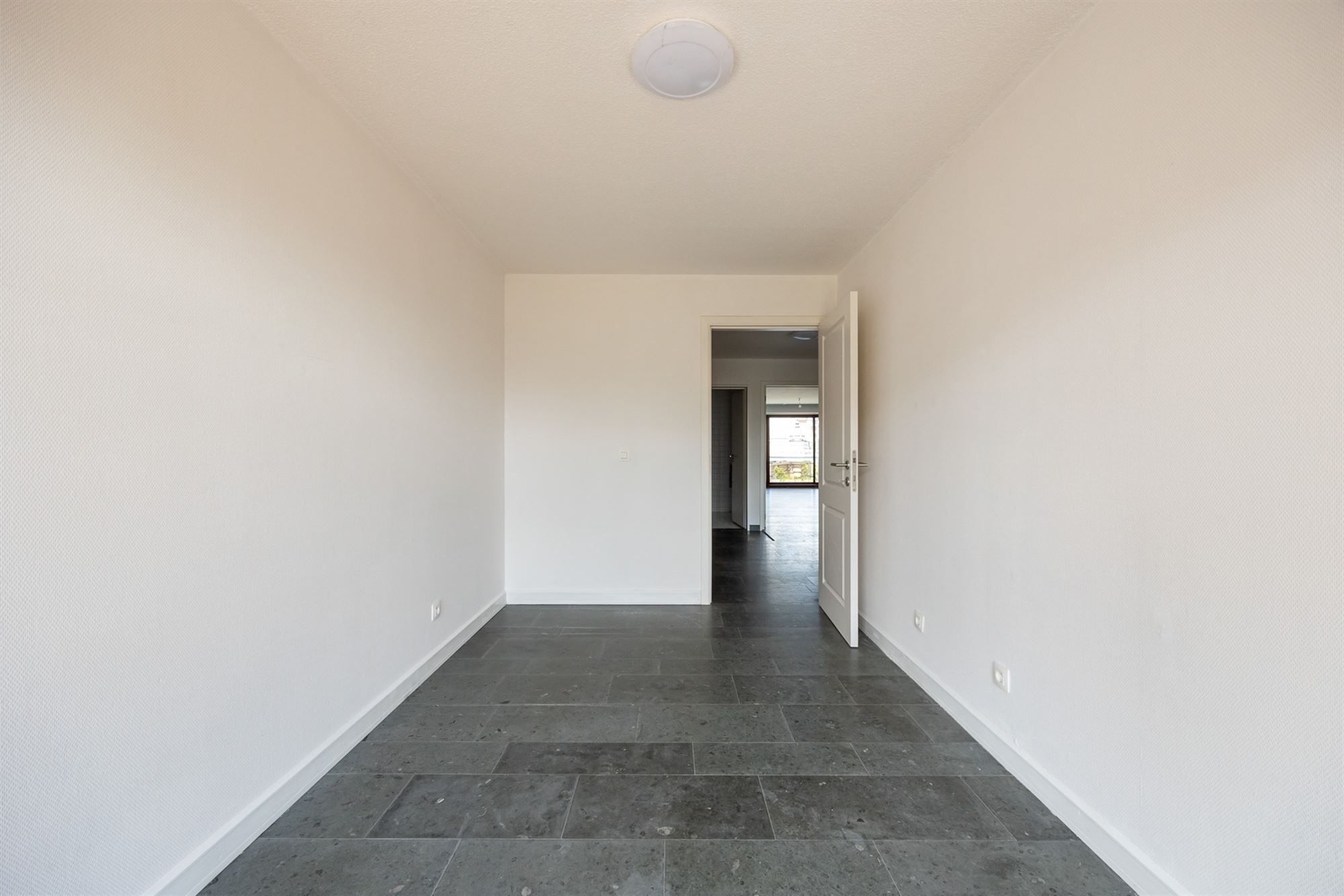 Recent gerenoveerd appartement met 3 slpkms foto 20