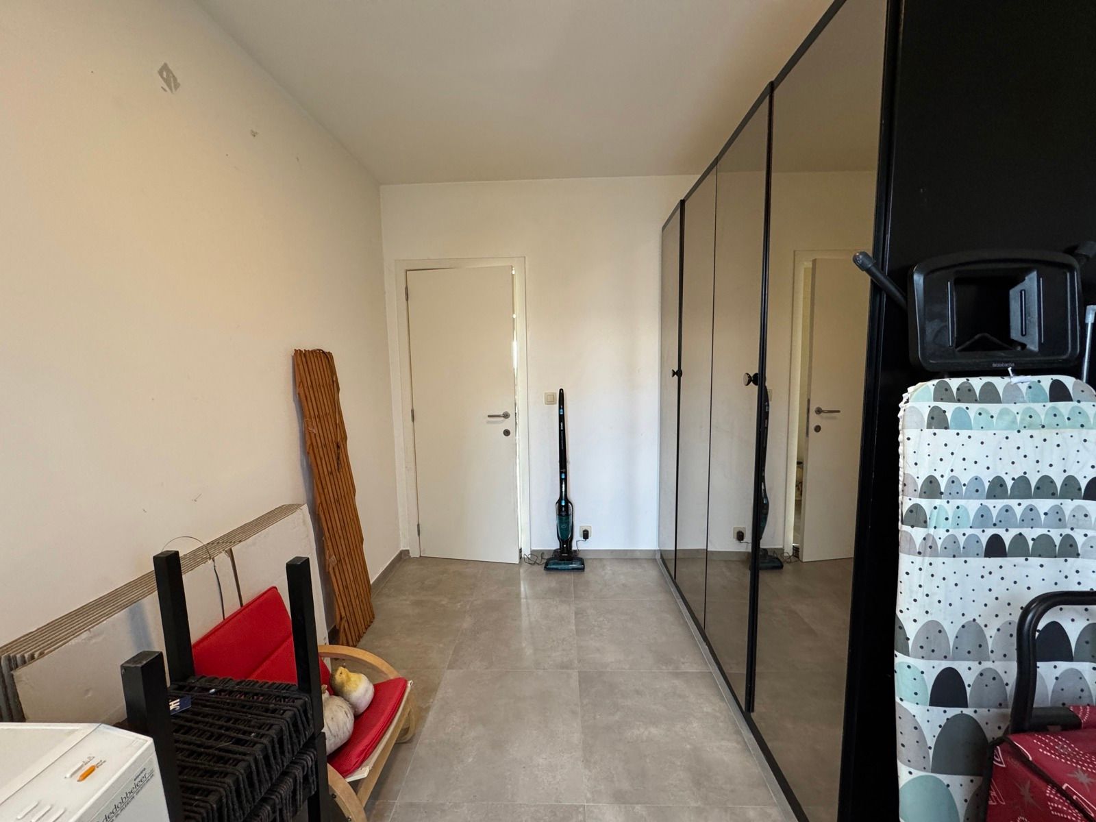 Vernieuwd gelijkvloers-appartement met 2 slaapkamers en koer foto 8