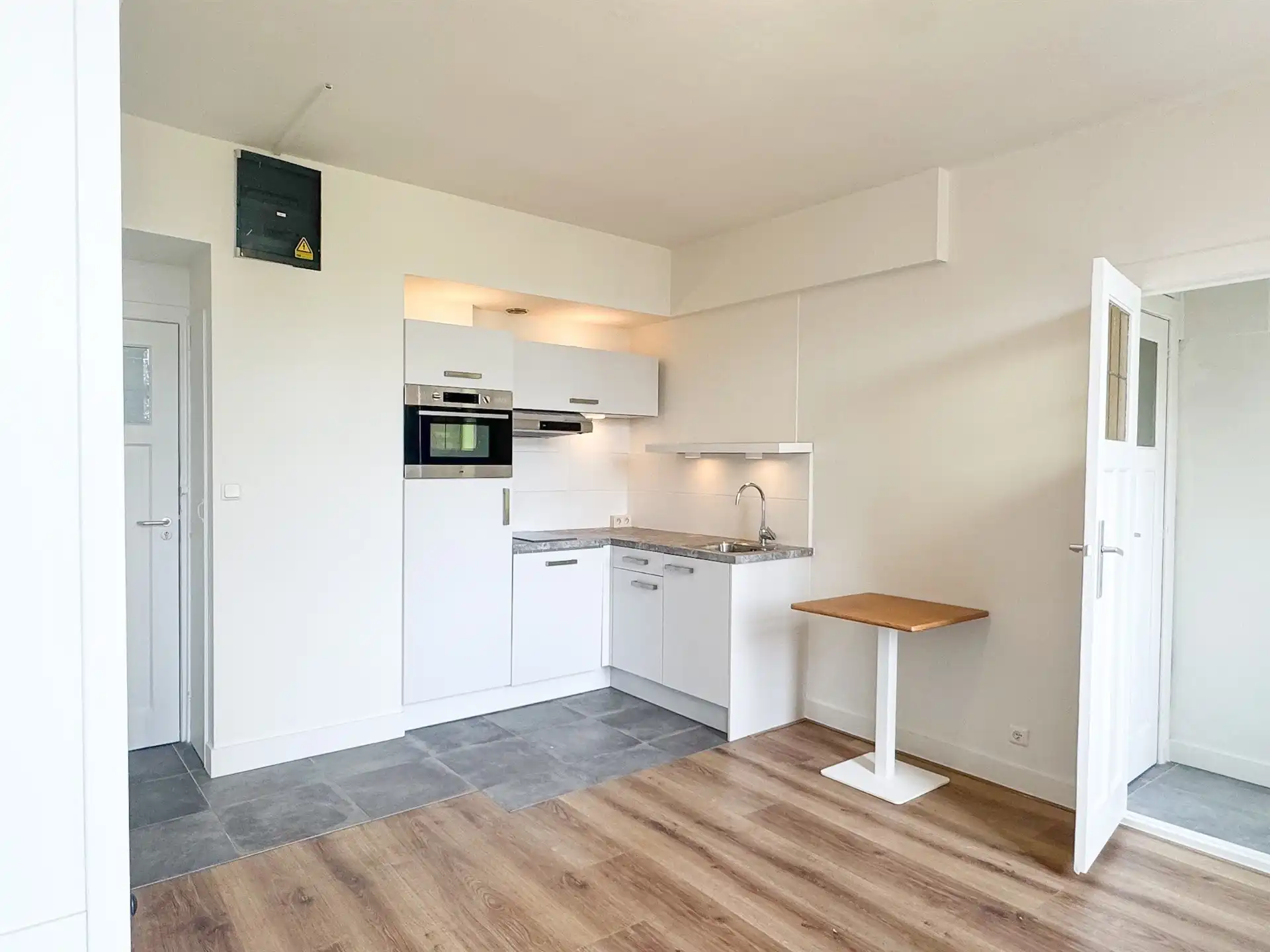 prachtig en lichtrijke studio-appartement!  foto 2