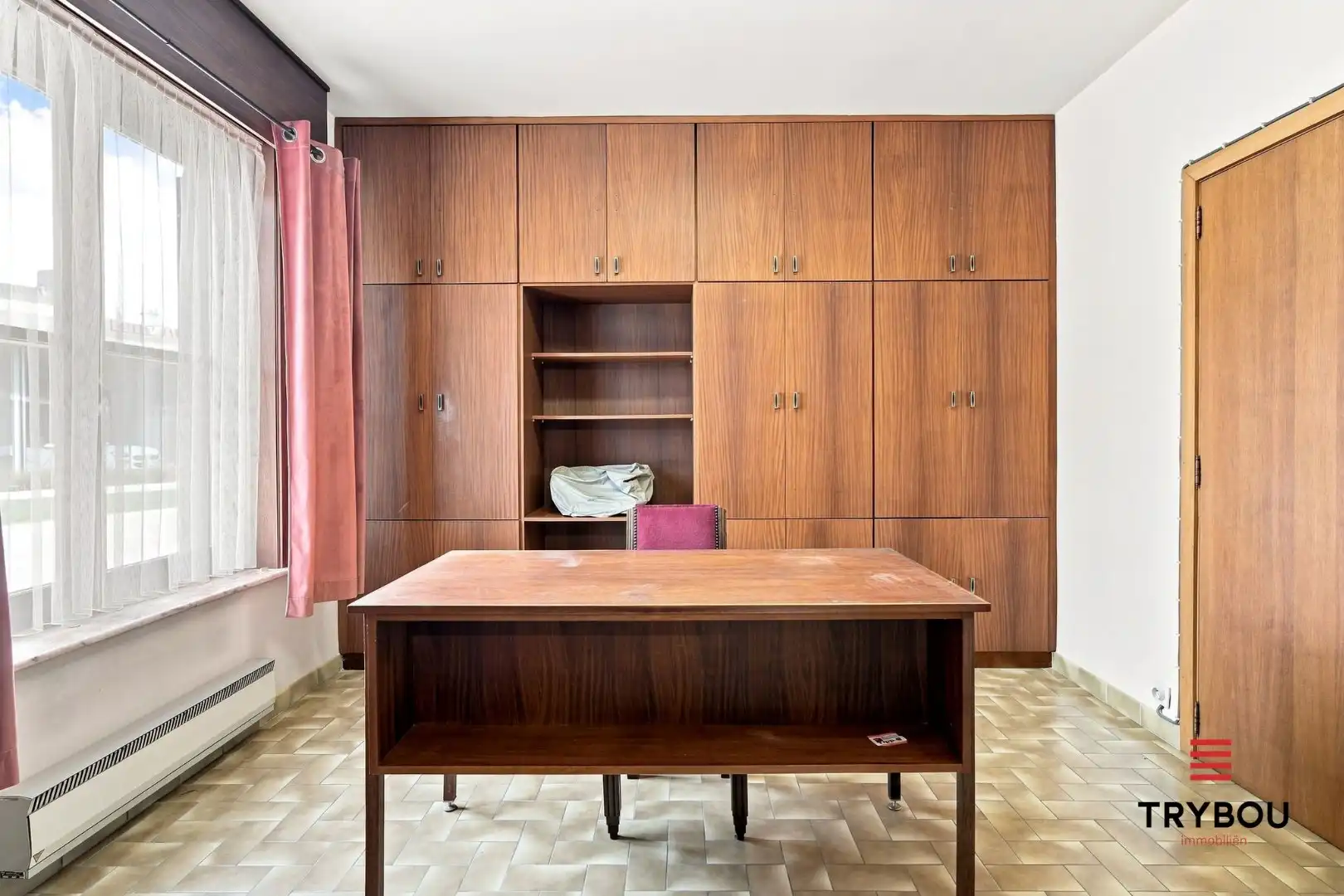 Ruime alleenstaande villa op een royaal perceel van 1265m² foto 8