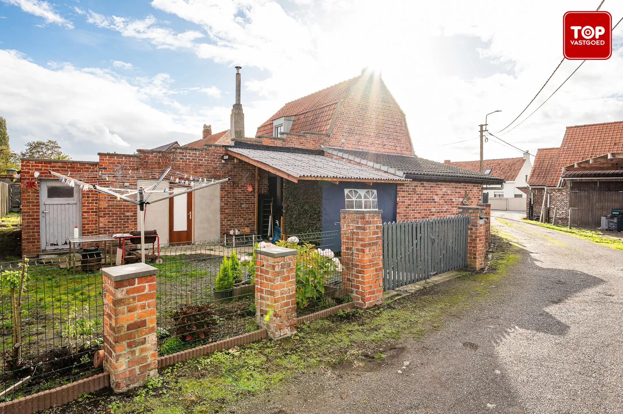 Landelijk gelegen woning met veel potentieel foto 24