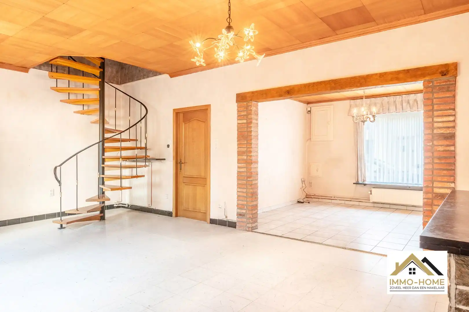 Hoofdfoto van de publicatie: Te renoveren woning met garage centrum Beervelde! 