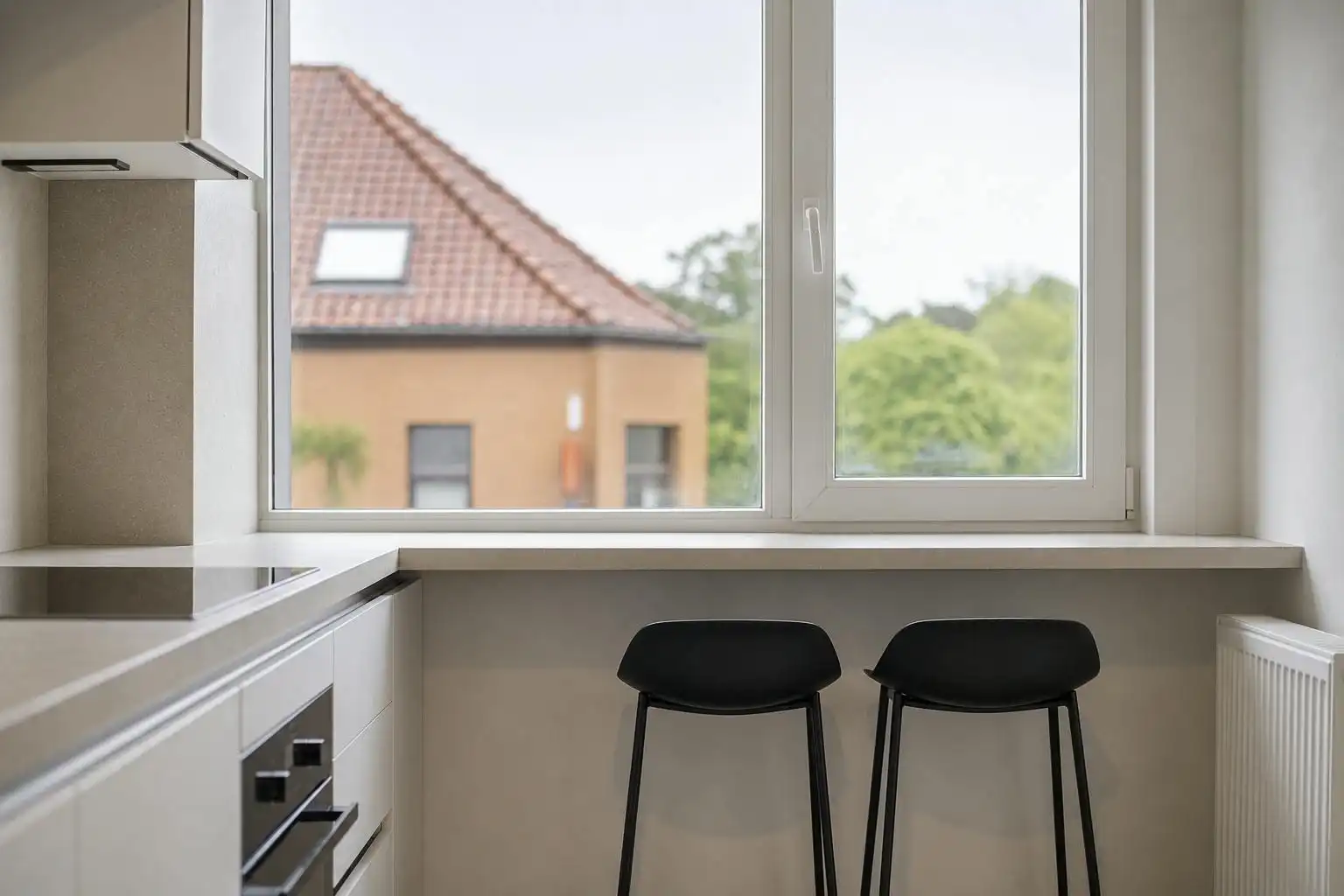 Unieke eigendom met loods en 2 gerenoveerde appartementen  foto 7