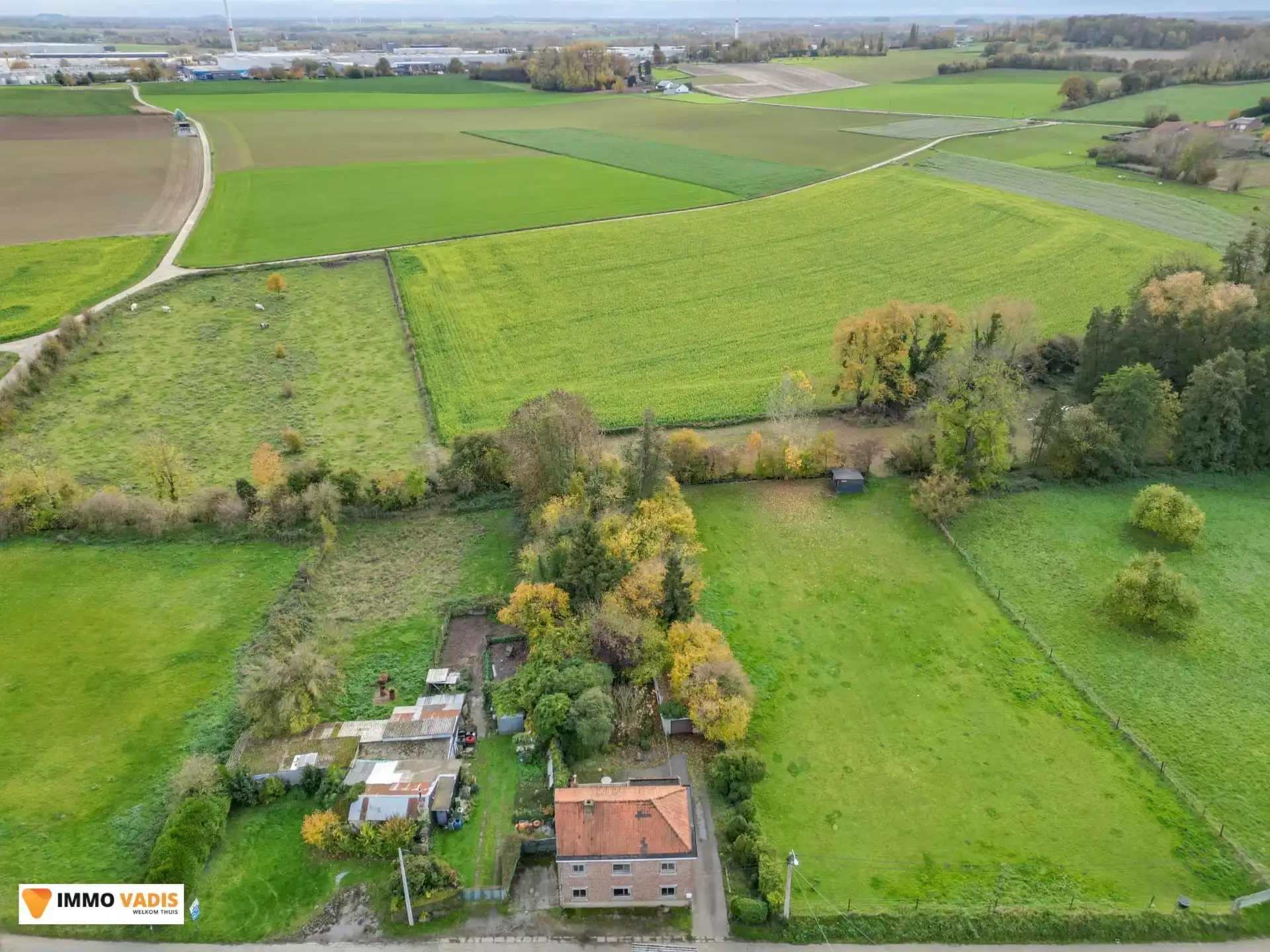 Bouwgrond voor halfopen bebouwing met ruime tuin foto {{pictureIndex}}