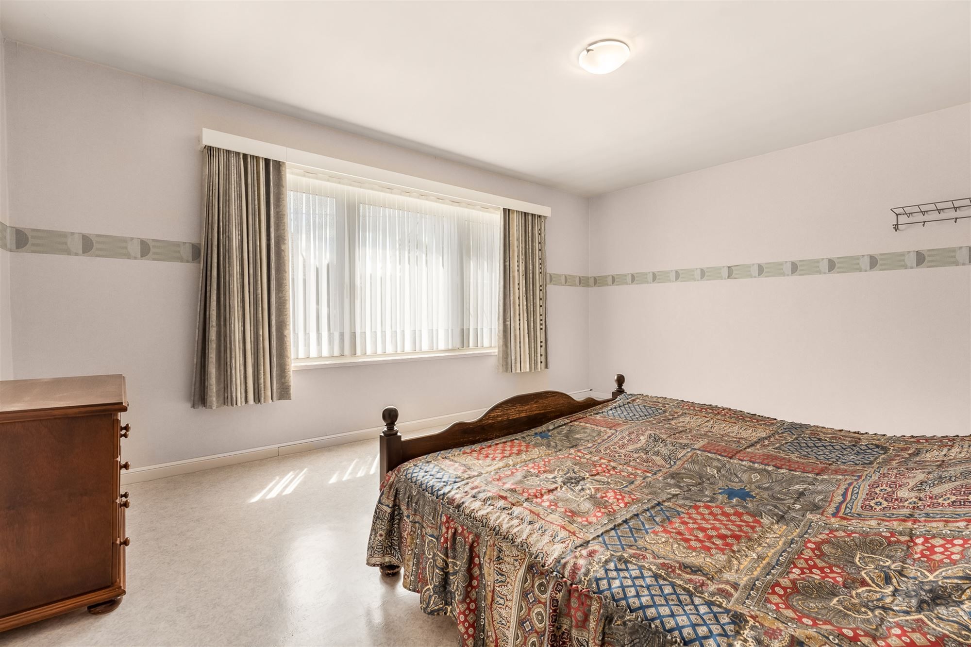 DEELS GERENOVEERDE, PERFECT ONDERHOUDEN WONING OP LEUKE LIGGING foto 13