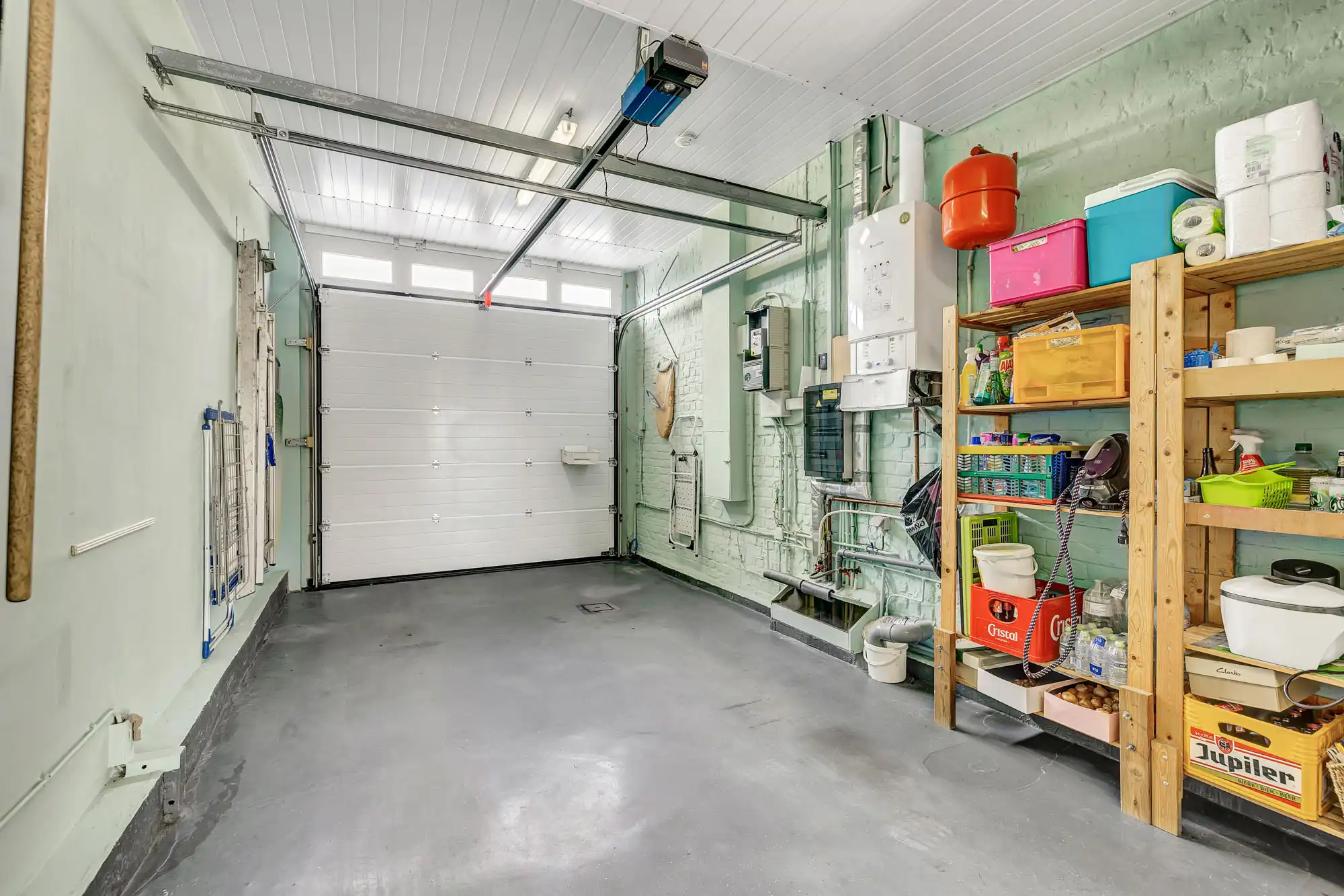 Goed onderhouden woning met garage op strategische locatie foto 12
