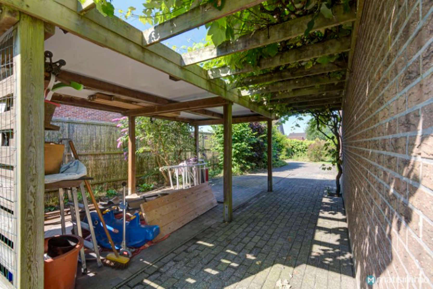 Landhuis met 5 slaapkamers in een rustige doodlopende straat  foto 3