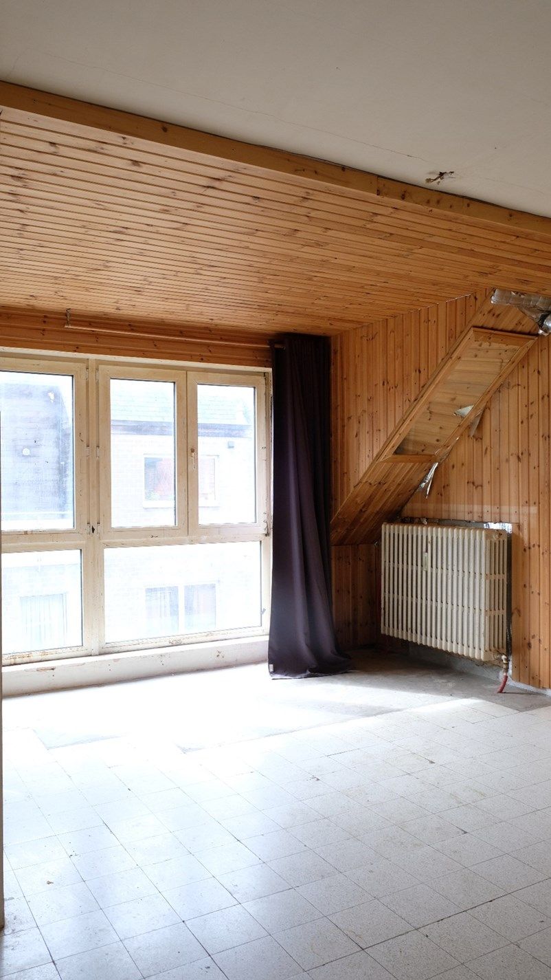 Te renoveren appartement met 2 slaapkamers foto 2