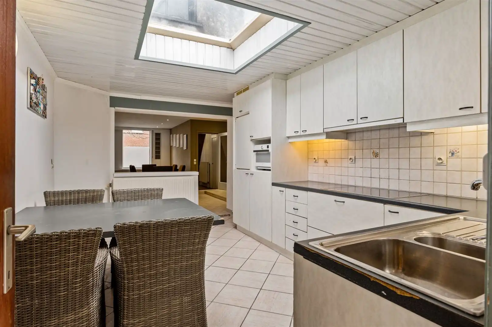 Te renoveren gezinswoning met 4 slaapkamers in dorpskern. foto 7