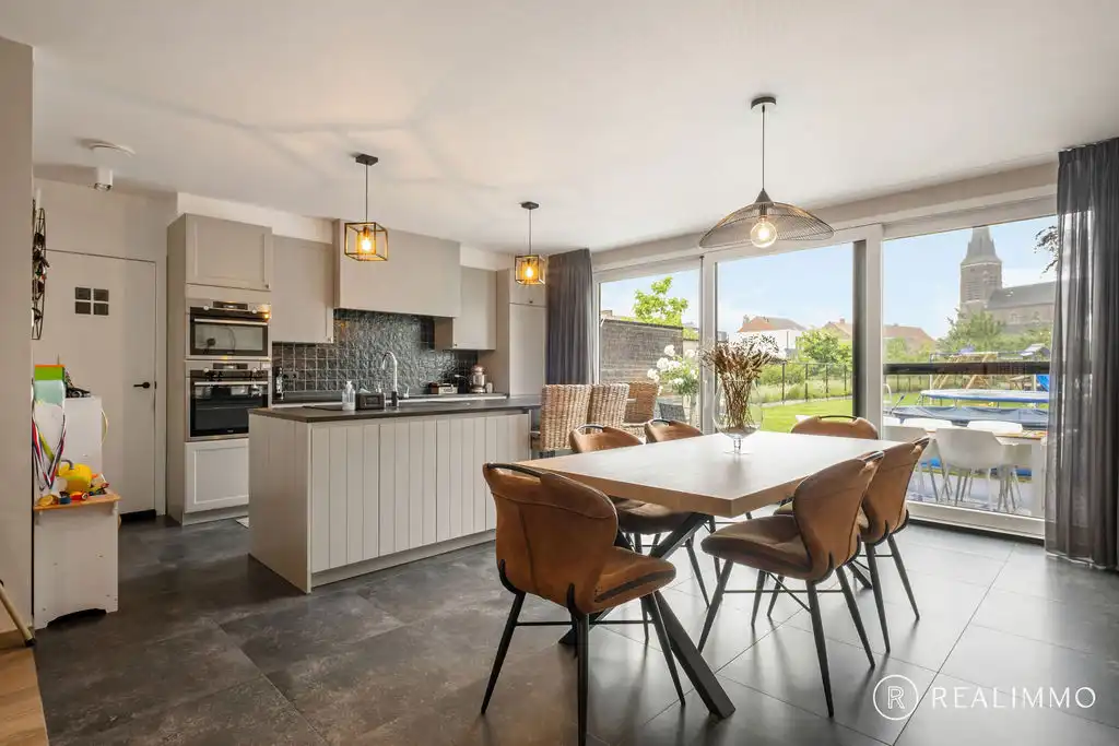 Ruime recente woning met EPC-label A in hartje Moen foto 3