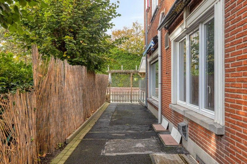 Commercieel pand met woonst en feestzaal op zichtbare locatie te Tielt 🏠 foto 2