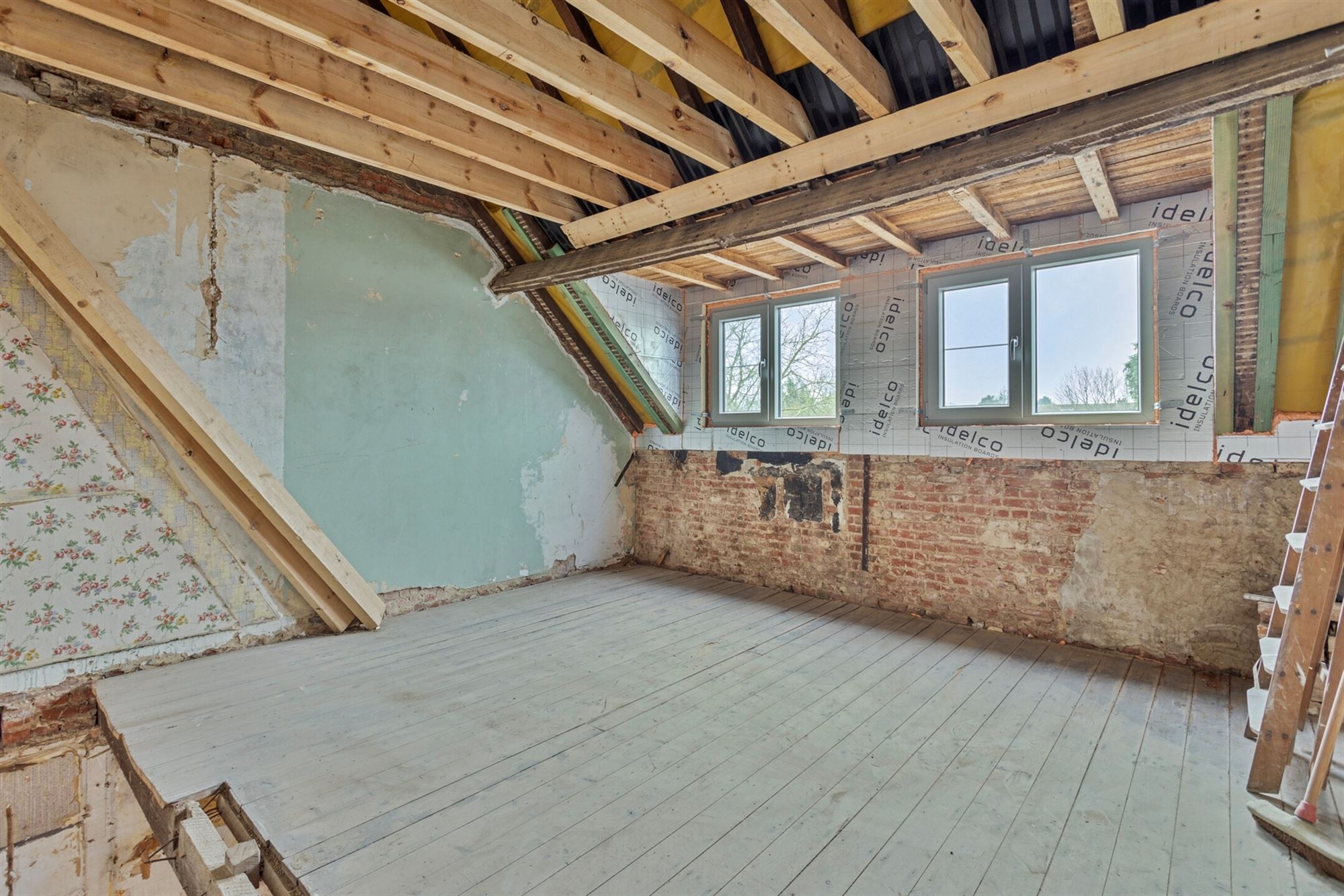 Te renoveren huis met tuin (266m²) grens Hove Mortsel foto 14
