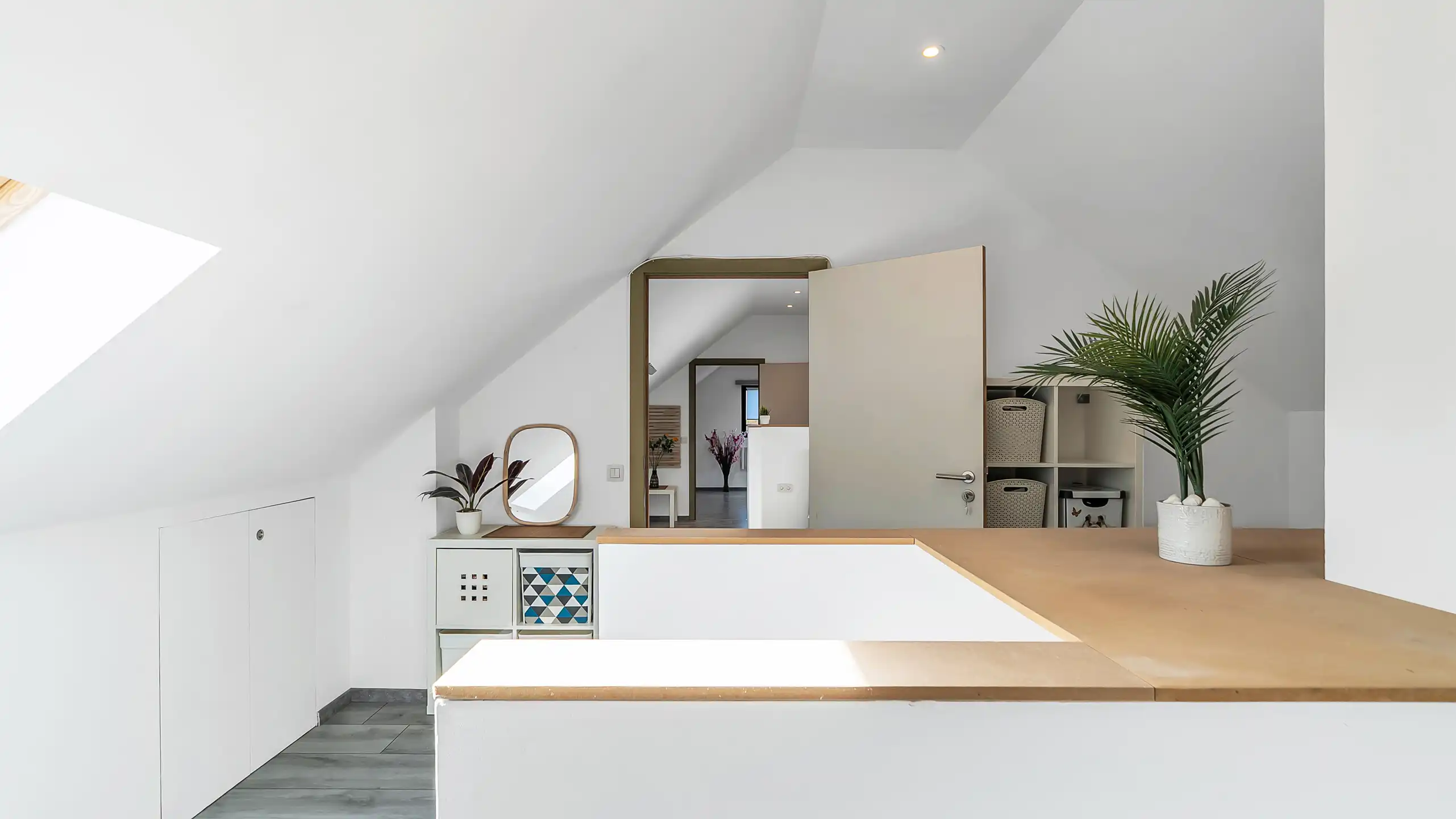 Uniek wonen in loftstijl met veel potentieel op topligging foto 18