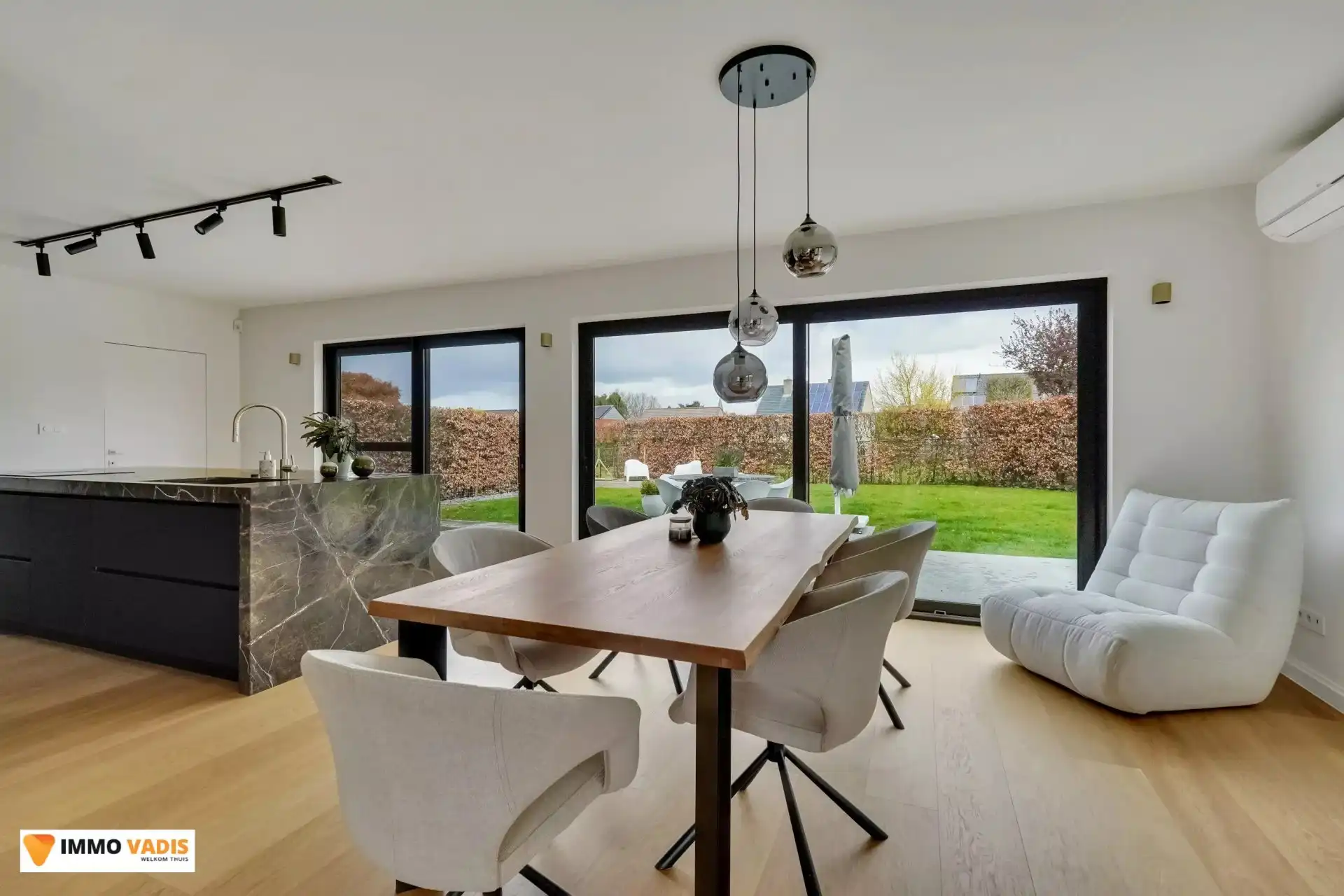 Exclusieve, vrijstaande woning met hoogwaardige afwerking te Bekkevoort foto 3