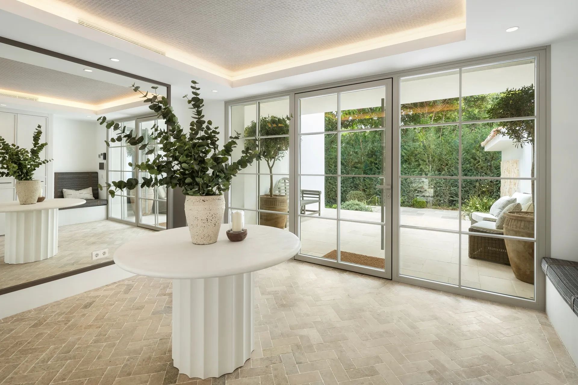 Iconische villa in Marbella’s toplocatie – instapklaar meesterwerk met tennisbaan, spa en cinema foto 7