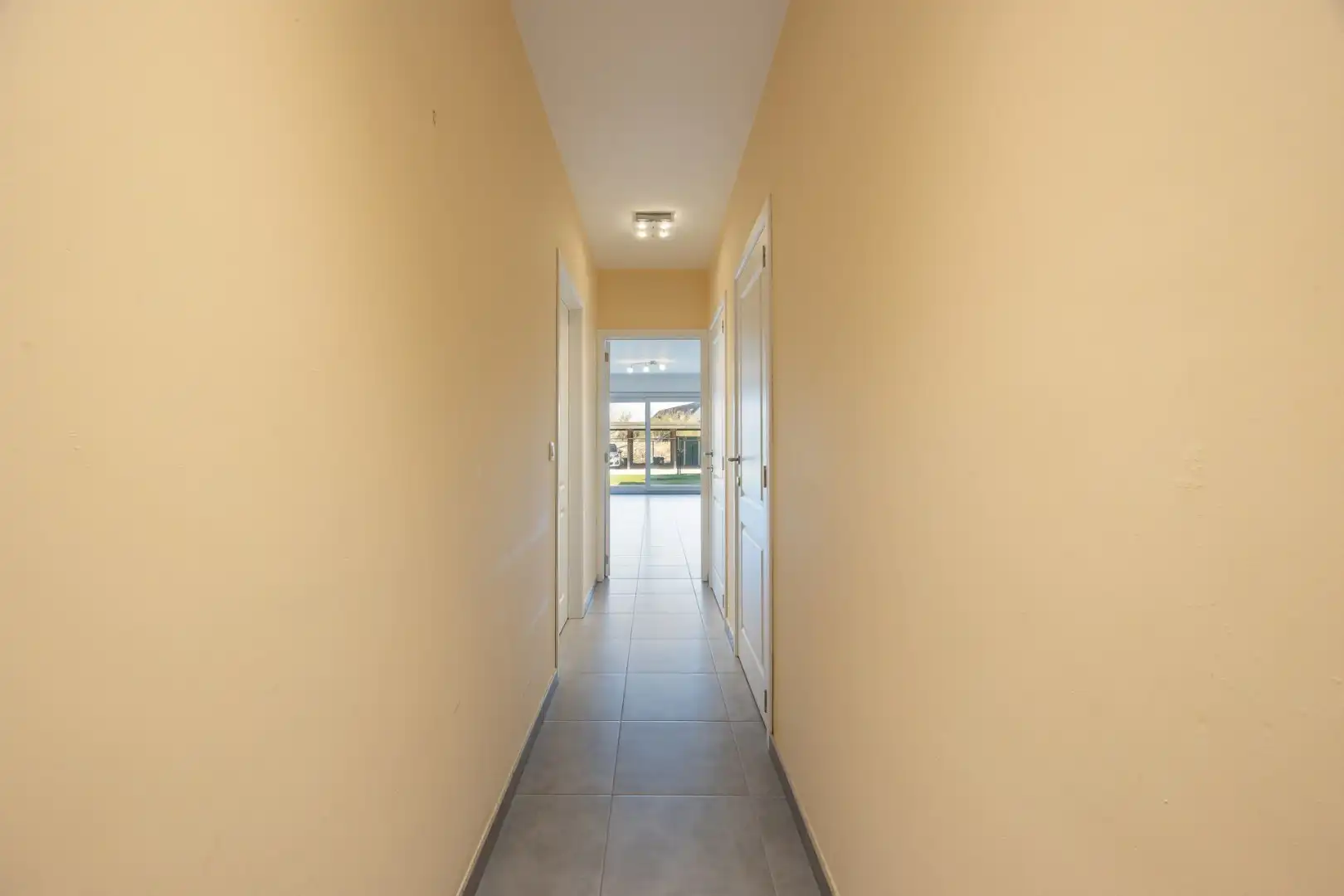 Energiezuinig gelijkvloers appartement met carport in het centrum van Broechem foto 3