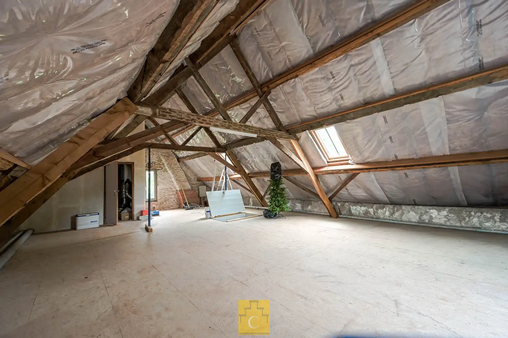 Een woning waar karakter en hedendaagse architectuur elkaar perfect aanvullen. foto 31