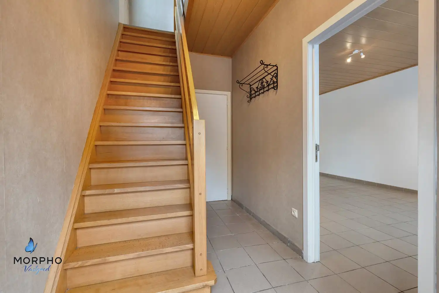 Charmante halfopen bebouwing met garage en zonnige koer – beschikbaar vanaf 1 mei foto 2