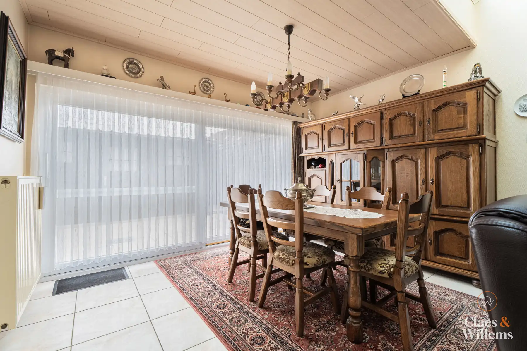 Gezinswoning met garage en airco in Ninove, goed gelegen nabij bus en trein foto 3