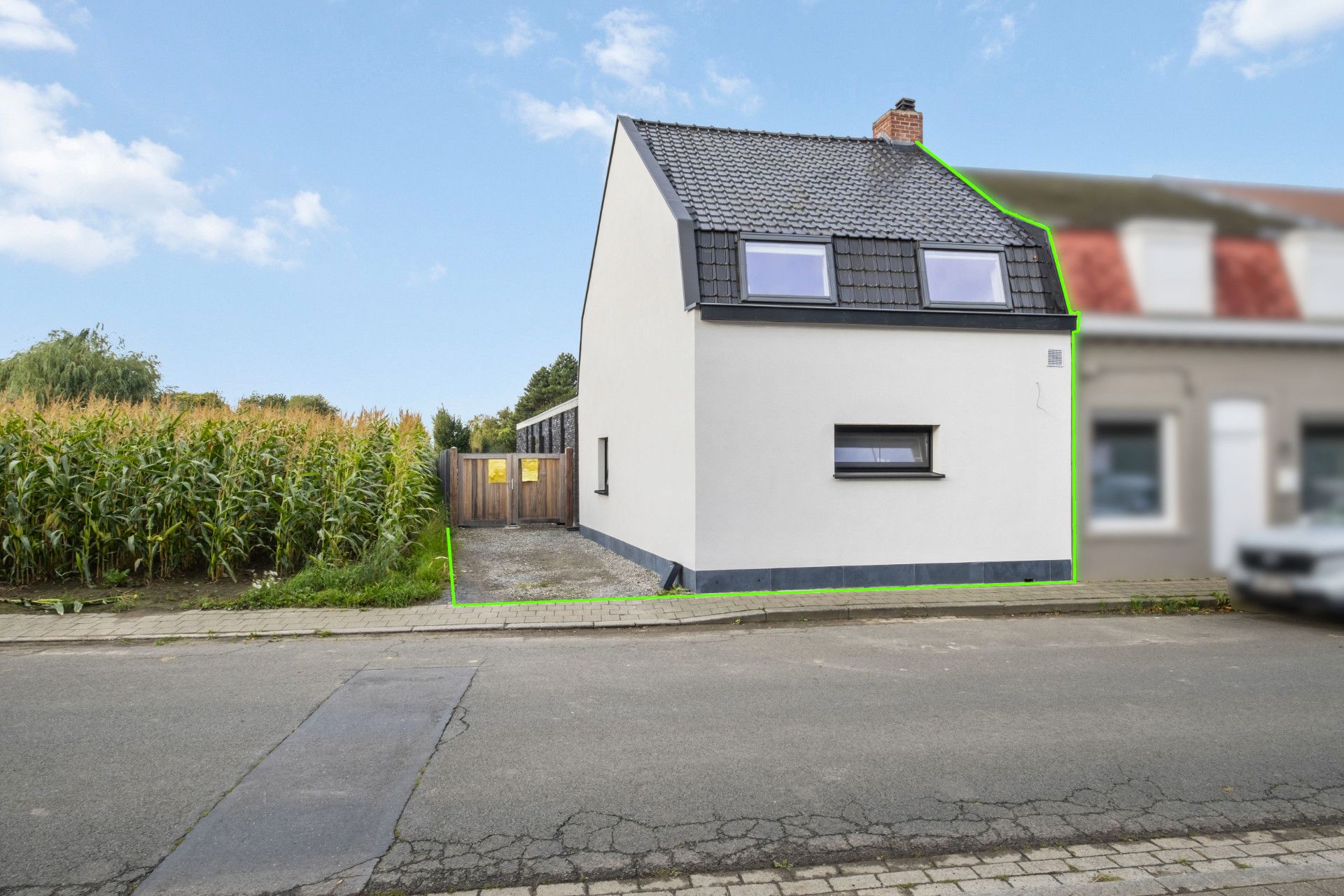 Halfopen woning met moderne voorzieningen! foto 15