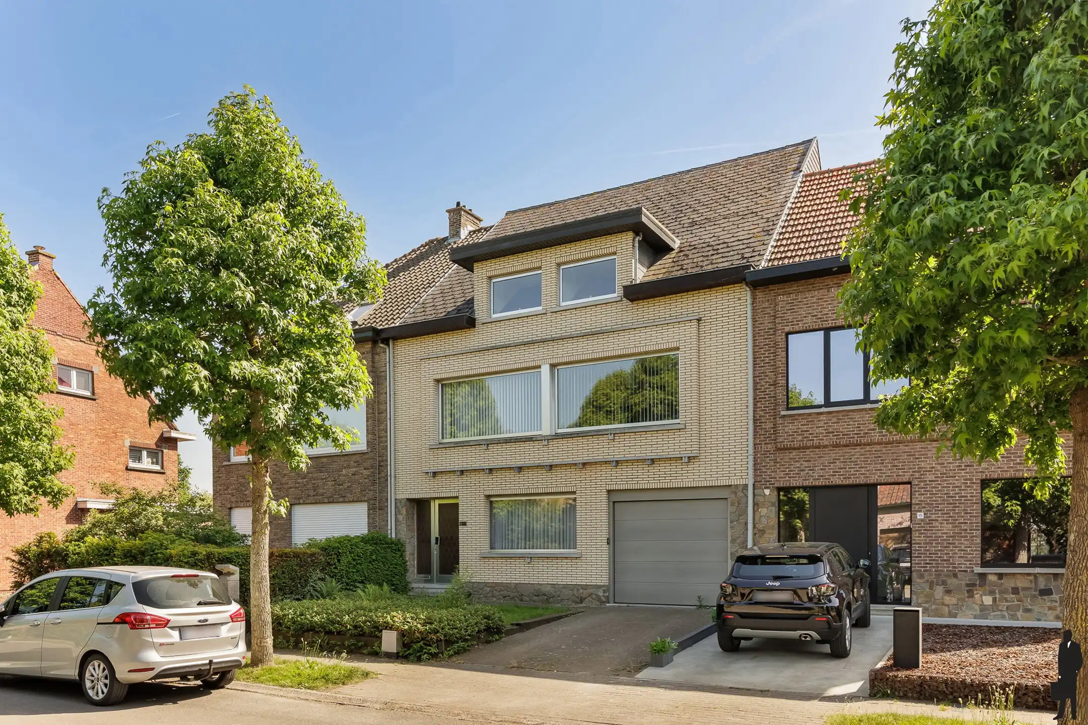 Ruime woning met 5 slpk, zonnige tuin & tal van mogelijkheden foto {{pictureIndex}}