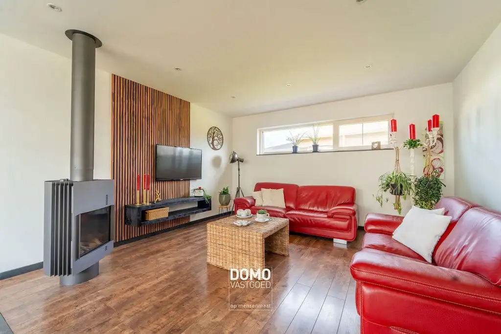 RUIME WONING VAN BOUWJAAR 2008 MET EPC LABEL B, 3 SLAAPKAMERS EN EEN HANGAR TE DIEPENBEEK foto 3