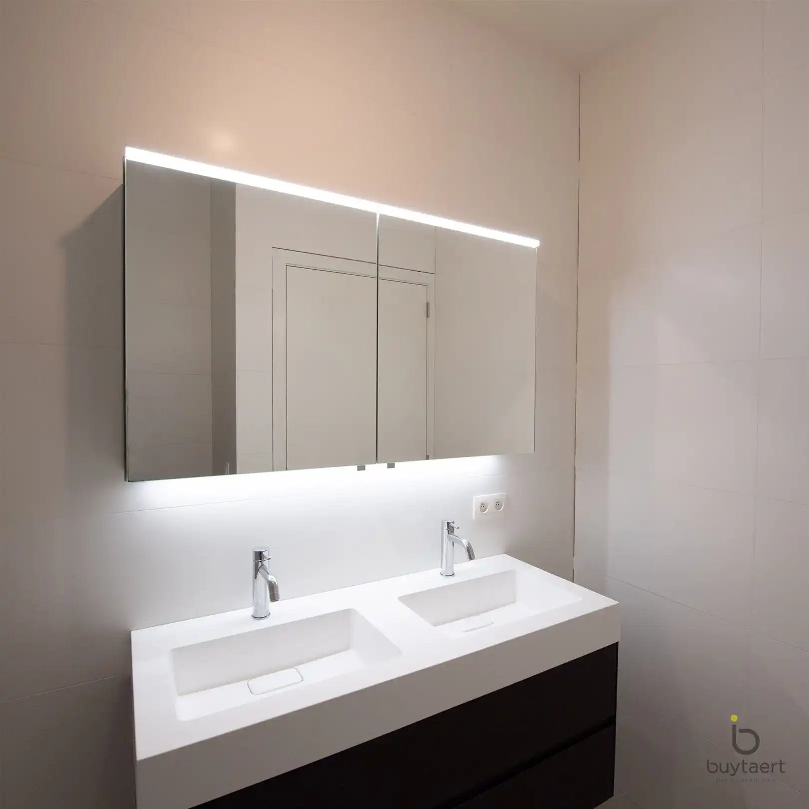 Beleef luxe, comfort en energiezuinigheid in een karaktervolle architectuur. foto 17