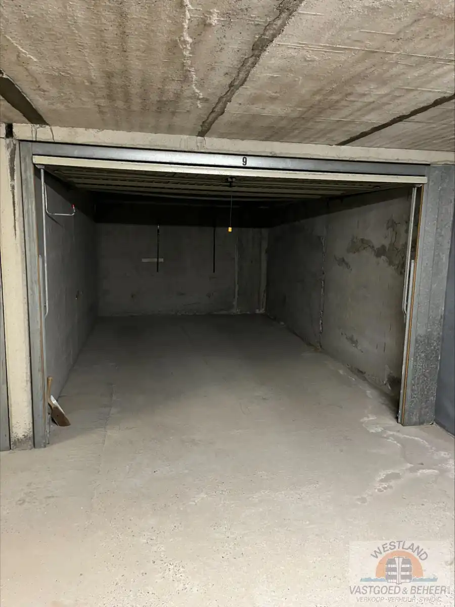 Ruime garage te koop onder het Elisabethplein foto 2