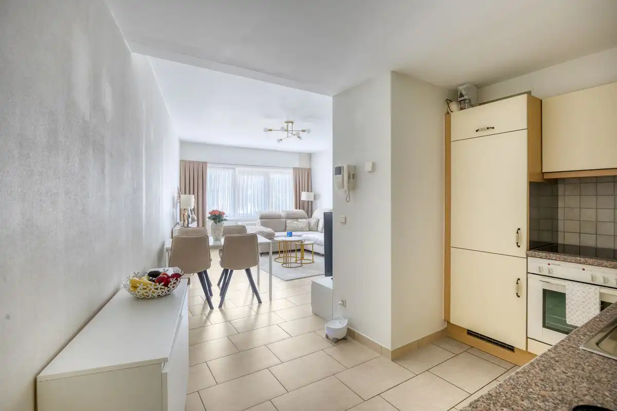 Gelijjkvloers appartement met 1 slaapkamer en staanplaats. foto 5