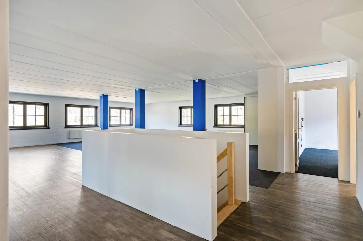 KANTOOR (489 m²) MET PARKING OP STRATEGISCHE LIGGING! foto 7