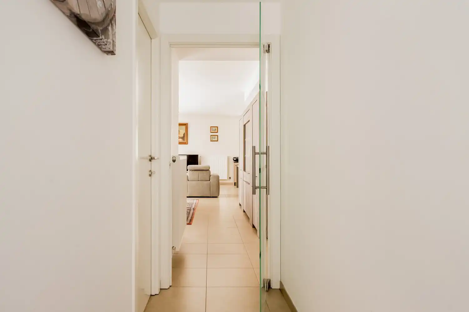 Lichtrijk hoekappartement in recent gebouw foto 21