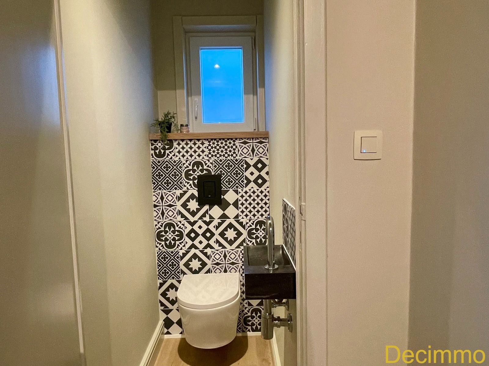 Volledig gerenoveerde woning met 3 slaapkamers, lage energiekost– rustig gelegen in het groen. foto 12