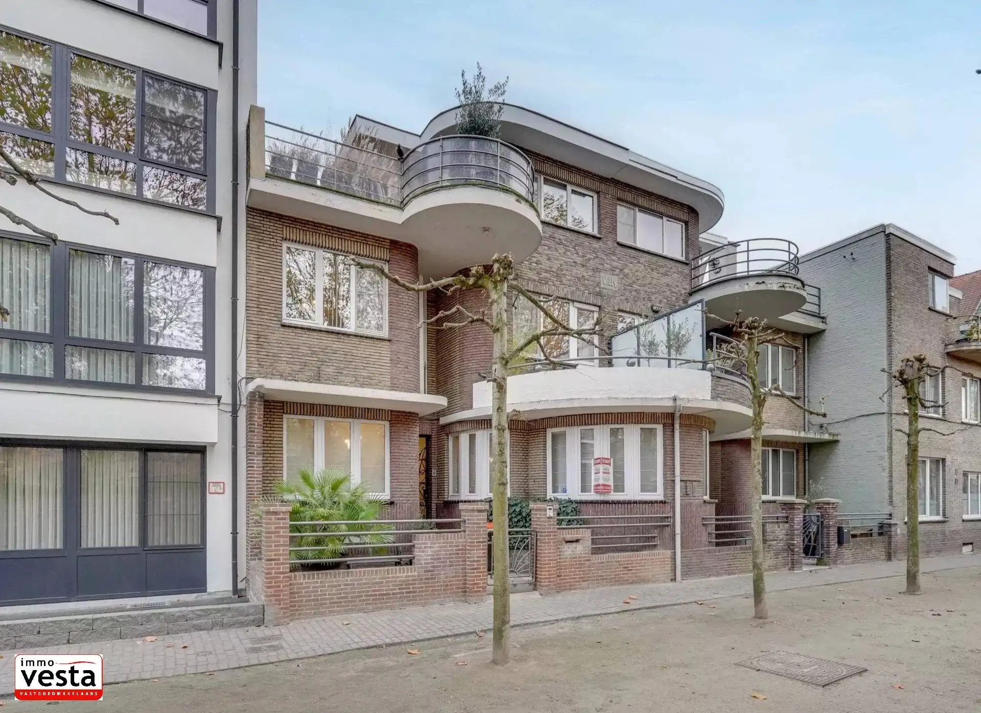 Hoofdfoto van de publicatie: Art-deco stadswoning met ideale ligging
