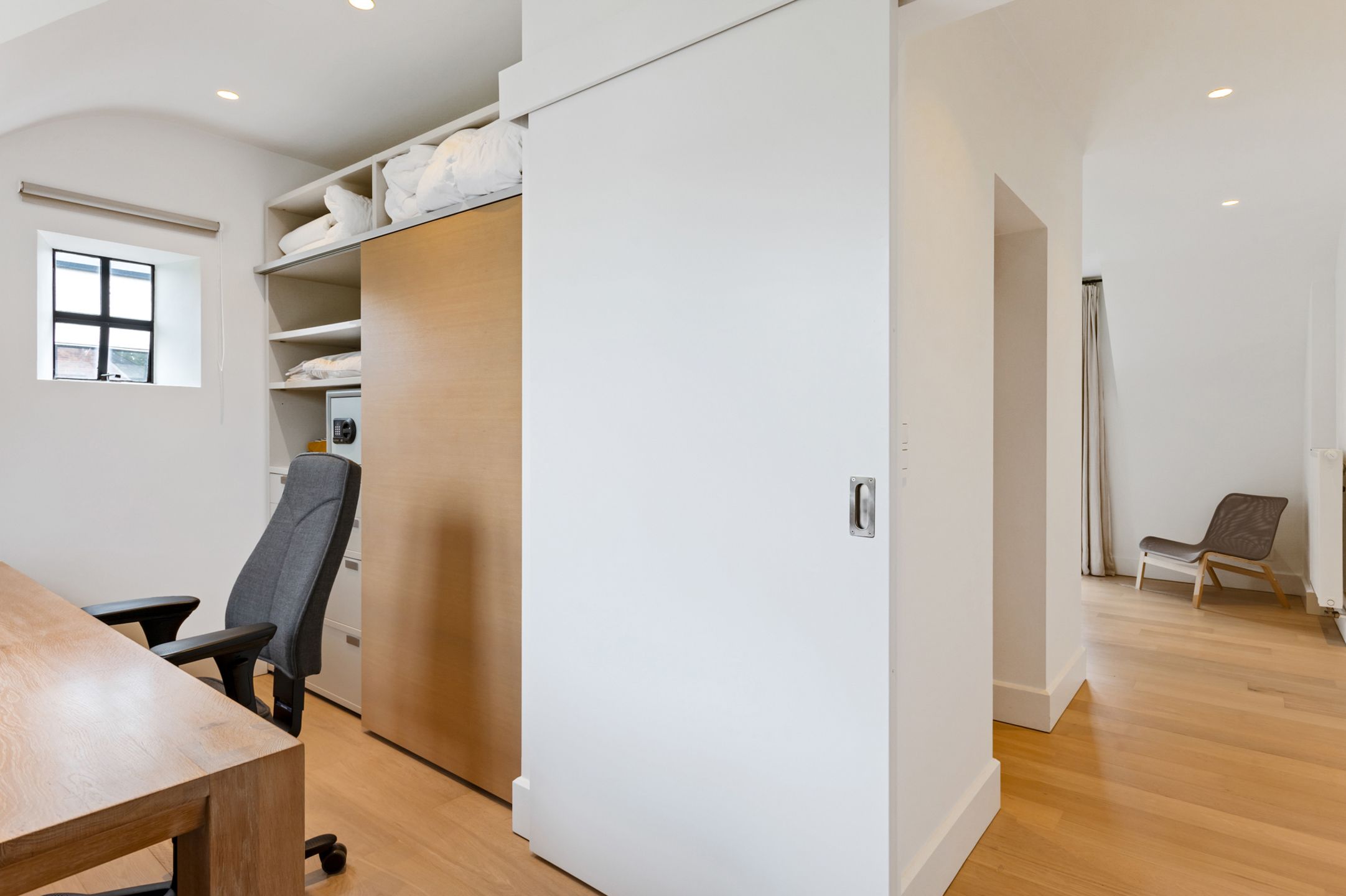 Uitzonderlijk mooie en recente woning op schitterend perceel foto 18