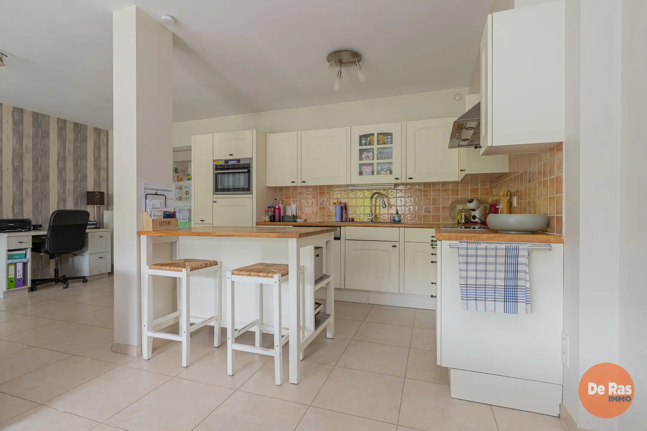 WICHELEN – Centrale, instapklare woning met 4 slaapkamers foto 6
