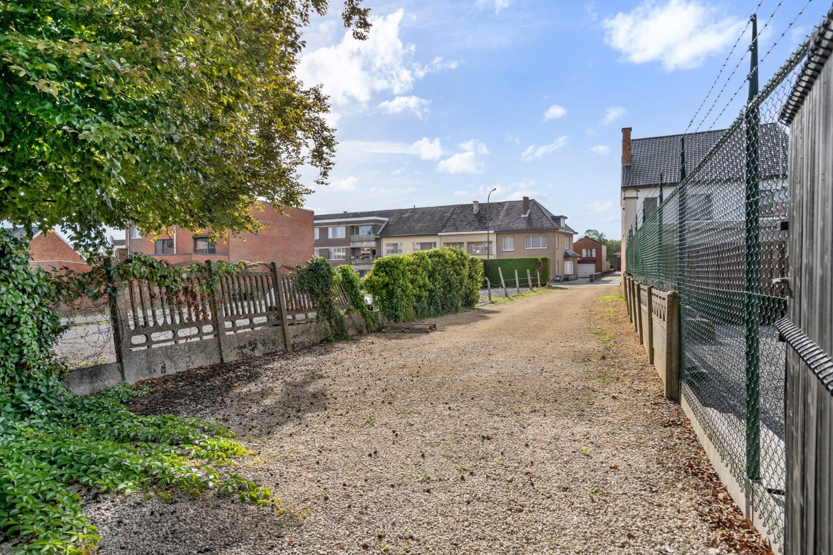 Uitstekend gelegen handelsruimte met terras aan voor- en achterzijde, met goede visibiliteit en bereibkaarheid foto 28