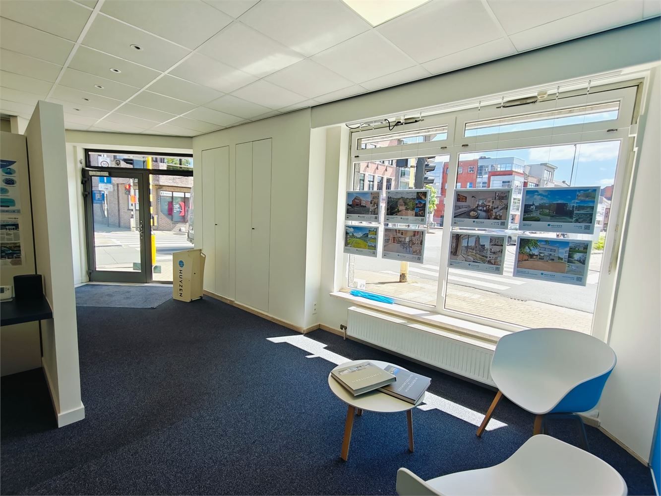 INSTAPKLAAR KANTOOR MET PARKING OP HOEKLOCATIE foto 5