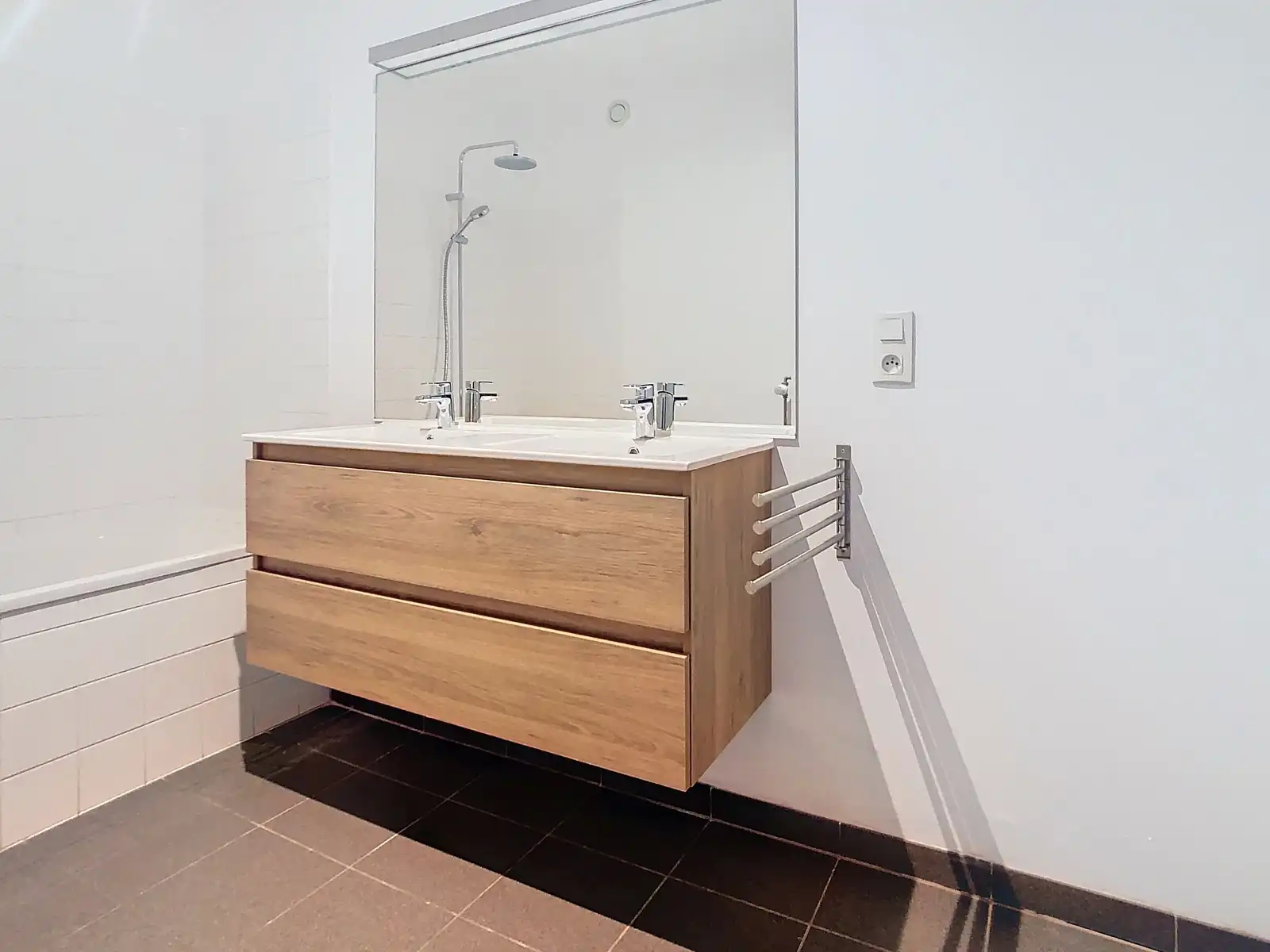 Instapklaar appartement met 2 slaapkamers foto 15