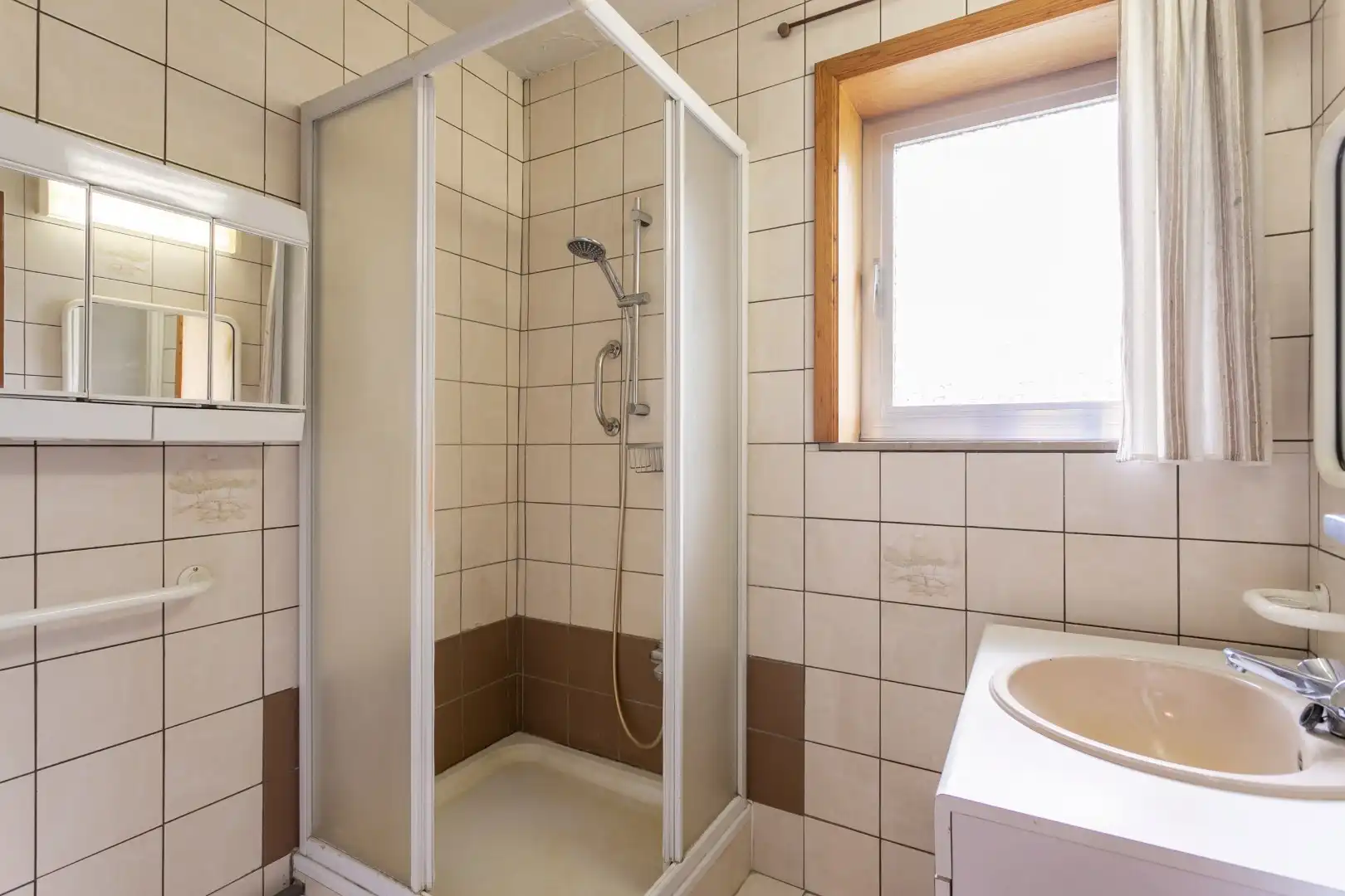 Te renoveren woning met 3 slpk te Buizingen foto 19