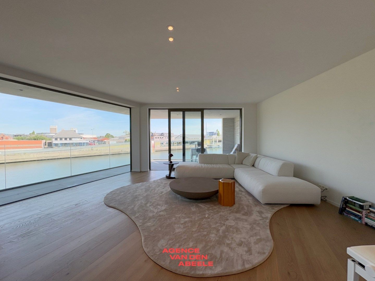 Lichtrijk nieuwbouwappartement met 2 slaapkamers en terras foto 2